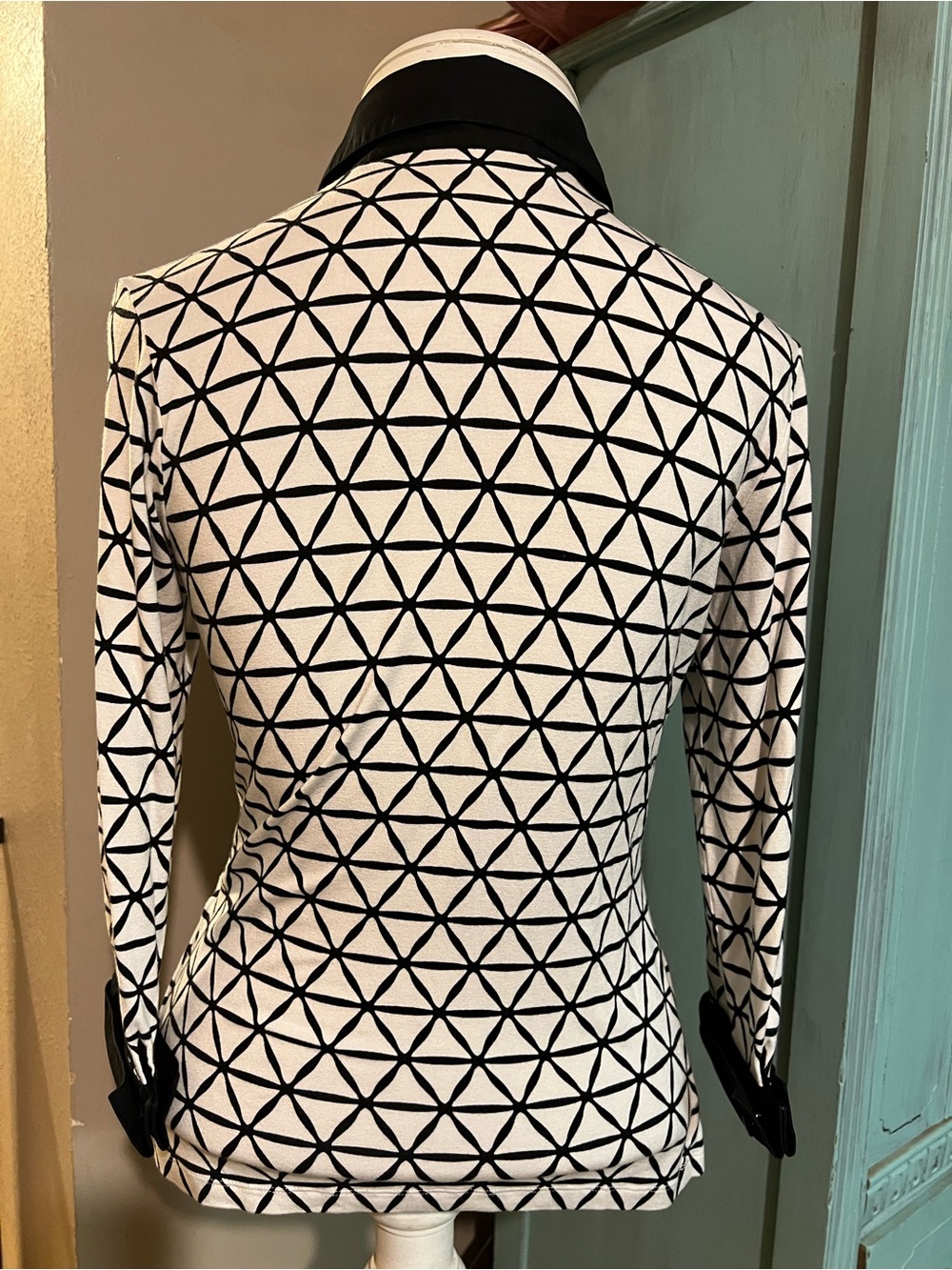 Anne Fontaine Sz 40 Shirt Geometric White W/ Contrast Crisp Cotton Black Collar - Picture 8 of 16